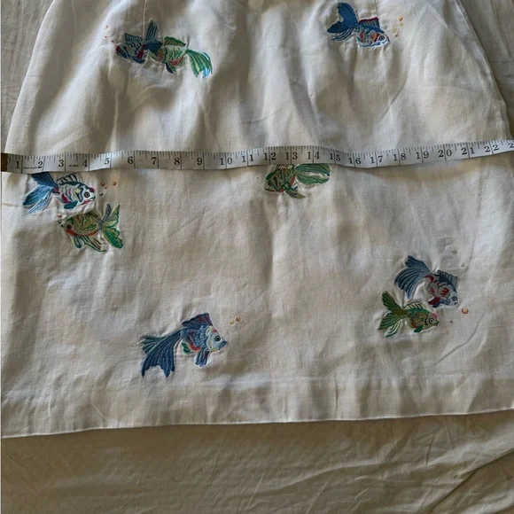 Talbots White Skirt with Colorful Fish Embroidery - Picture 8 of 9